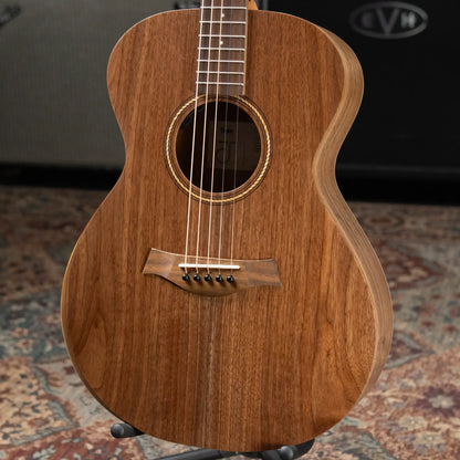 Taylor Jacob Collier Academy 22e 5-String Grand Concert Acoustic/Electric Guitar with Gig Bag