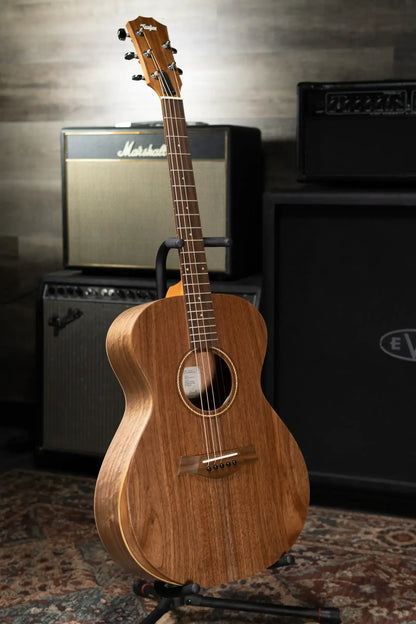 Taylor Jacob Collier Academy 22e 5-String Grand Concert Acoustic/Electric Guitar with Gig Bag