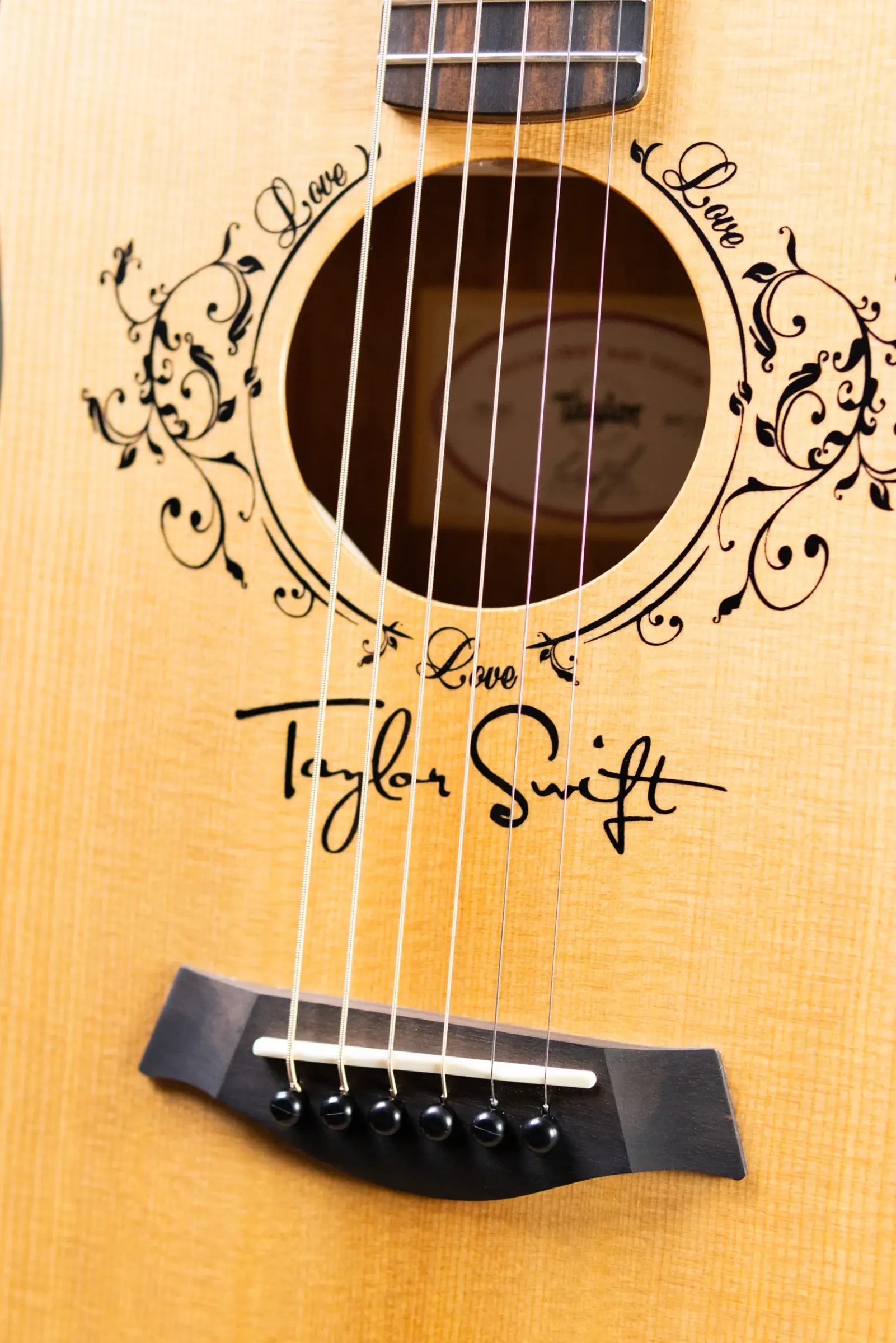 Taylor TS-BT Taylor Swift Signature Baby Taylor Acoustic Guitar with Gig Bag