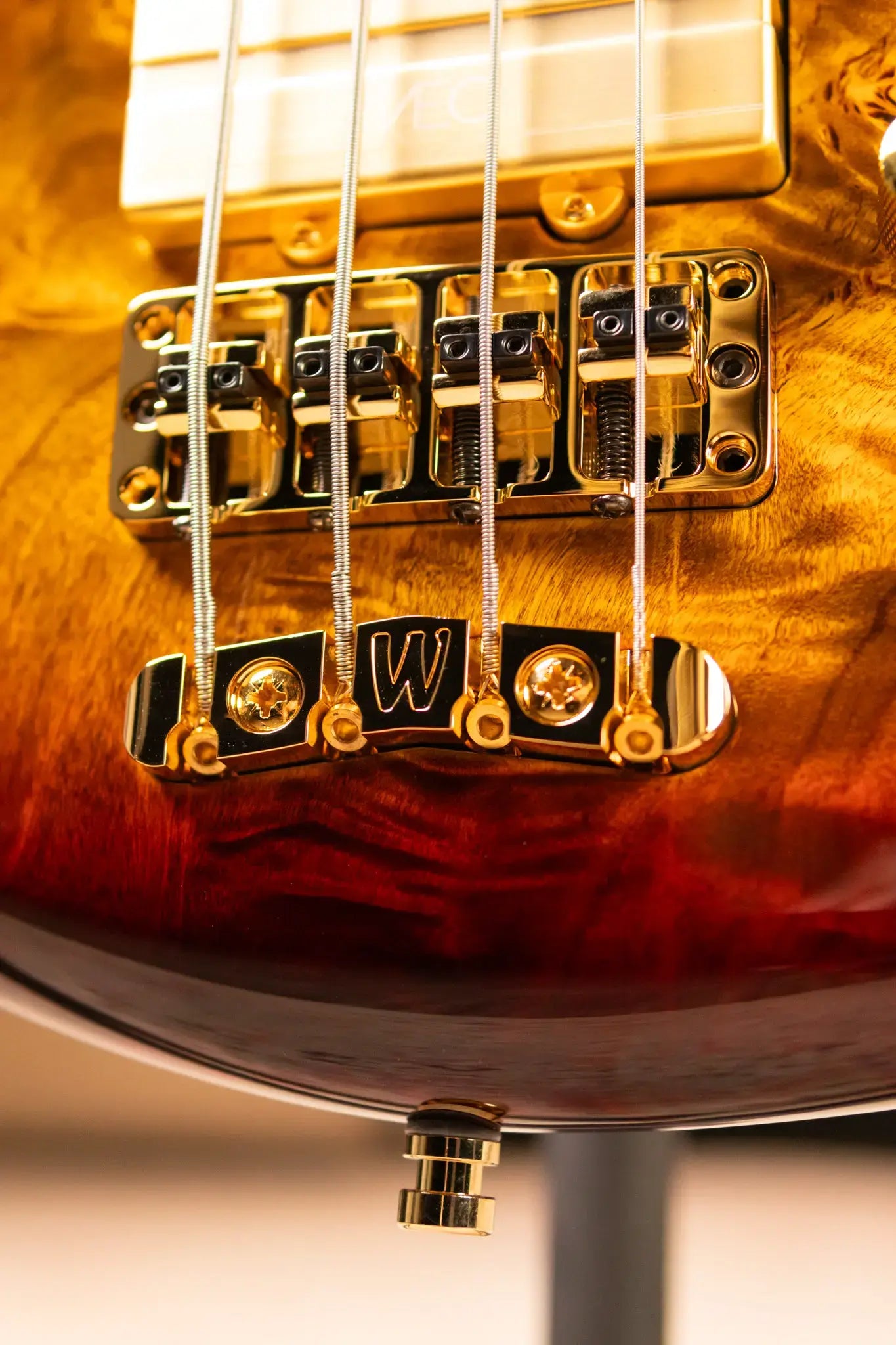 Warwick 2025 Limited Edition Masterbuilt Streamer Stage II NT Bass - Bleached Honey Sunset Burst with Gig Bag