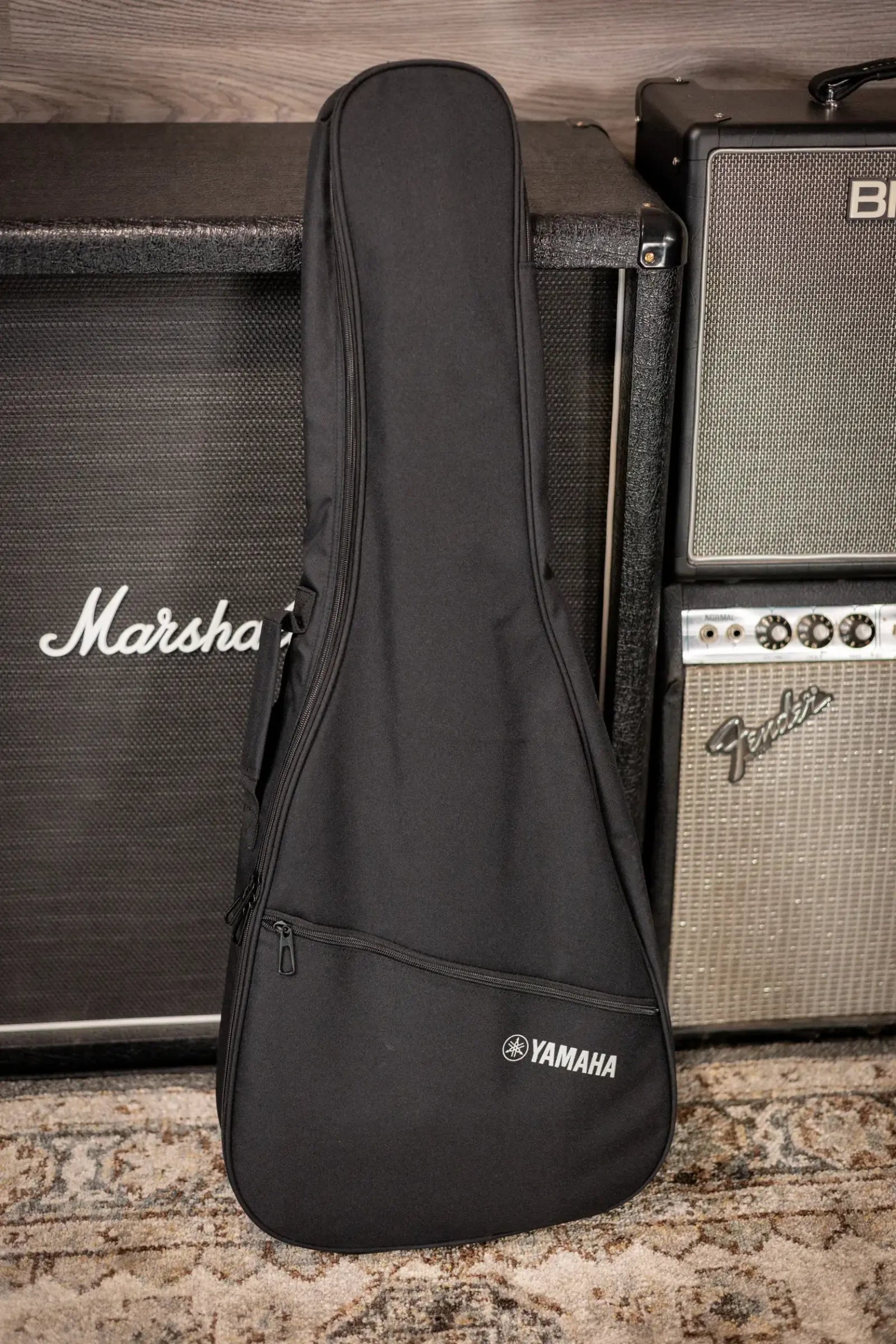 Yamaha APXT2 3/4-Size Thin-Line Cutaway Acoustic/Electric Guitar - Black with Gig Bag