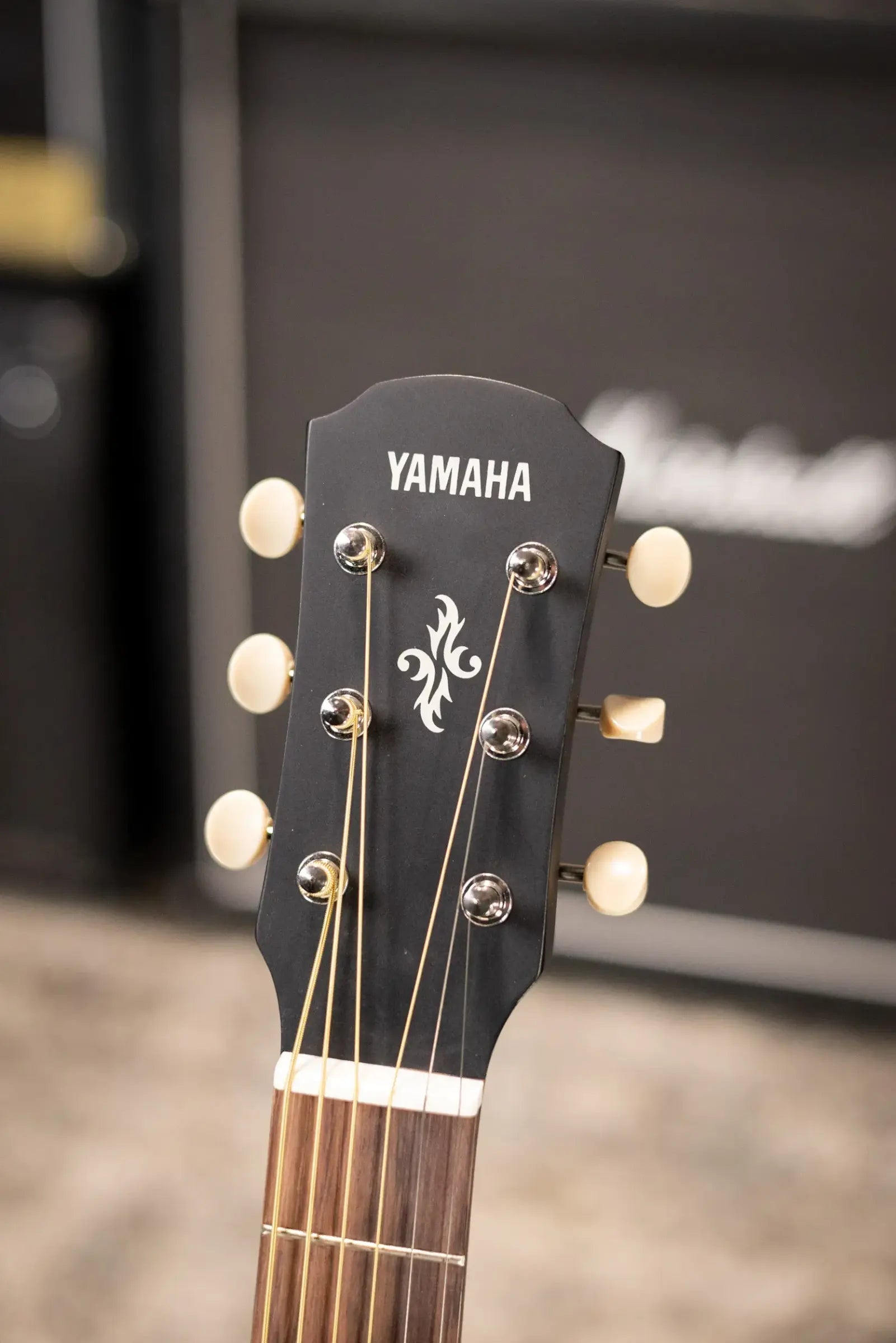 Yamaha APXT2 3/4-Size Thin-Line Cutaway Acoustic/Electric Guitar - Old Violin Sunburst with Gig Bag