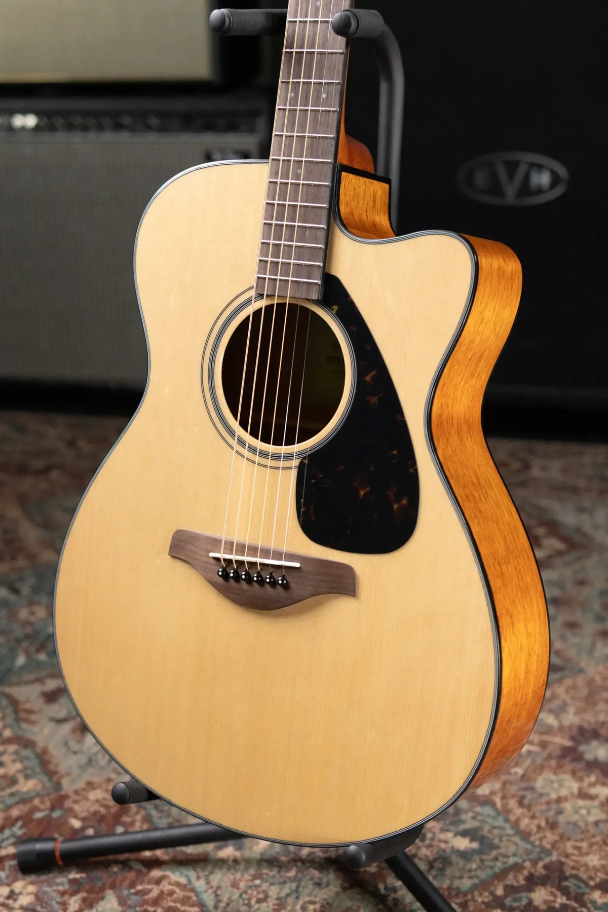 Yamaha FSX800C Small Body Acoustic-Electric Guitar - Natural