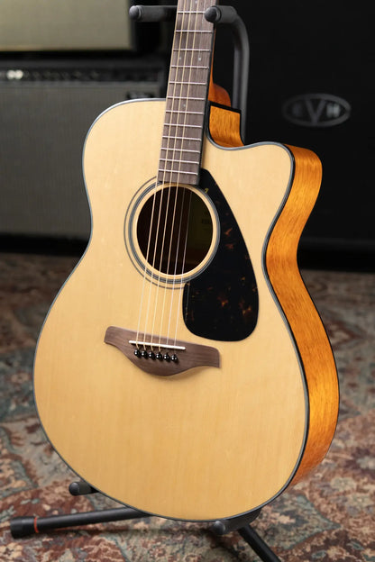 Yamaha FSX800C Small Body Acoustic-Electric Guitar - Natural