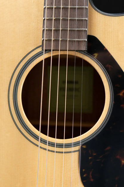 Yamaha FSX800C Small Body Acoustic-Electric Guitar - Natural