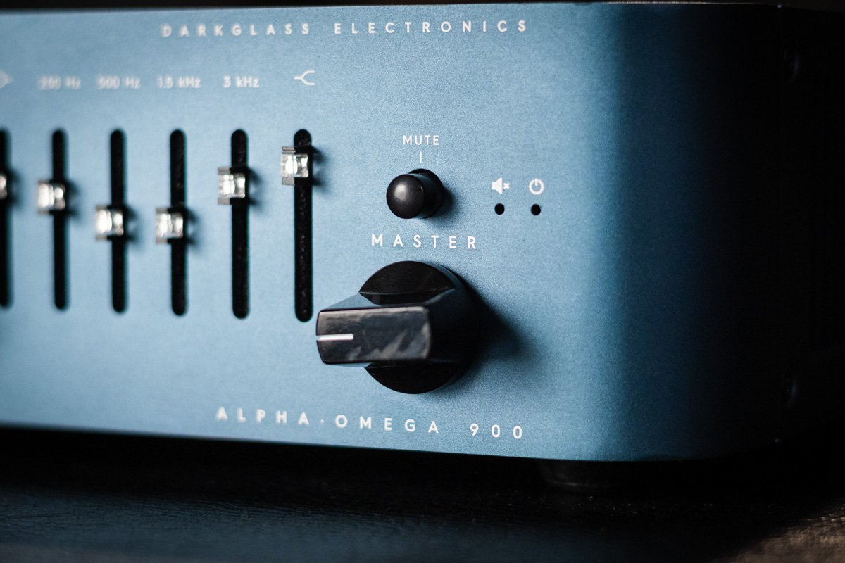 Darkglass Alpha Omega 900W Bass Amplifier - copy