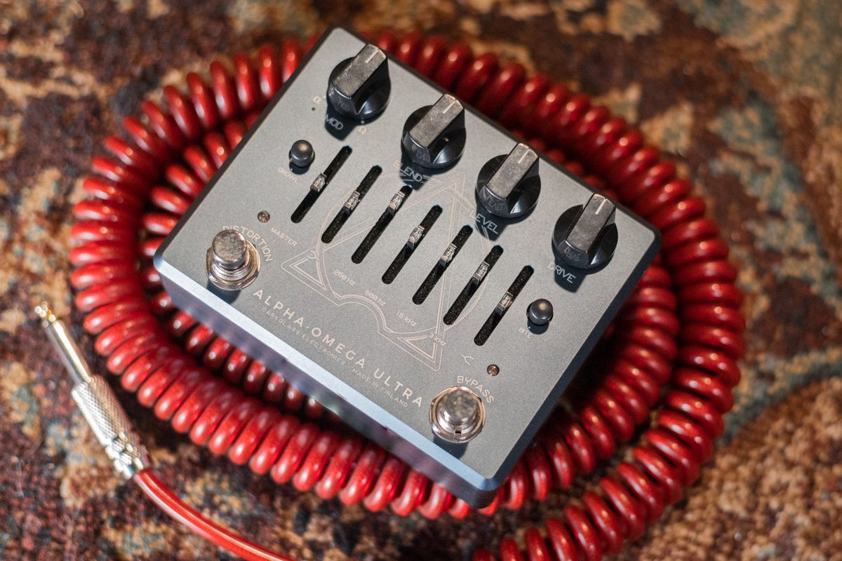 Darkglass Alpha Omega Ultra V2 Bass Preamp Bass Pedal with Aux In - Floor Model