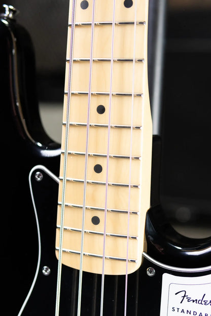 Fender Standard Jazz Bass - Black