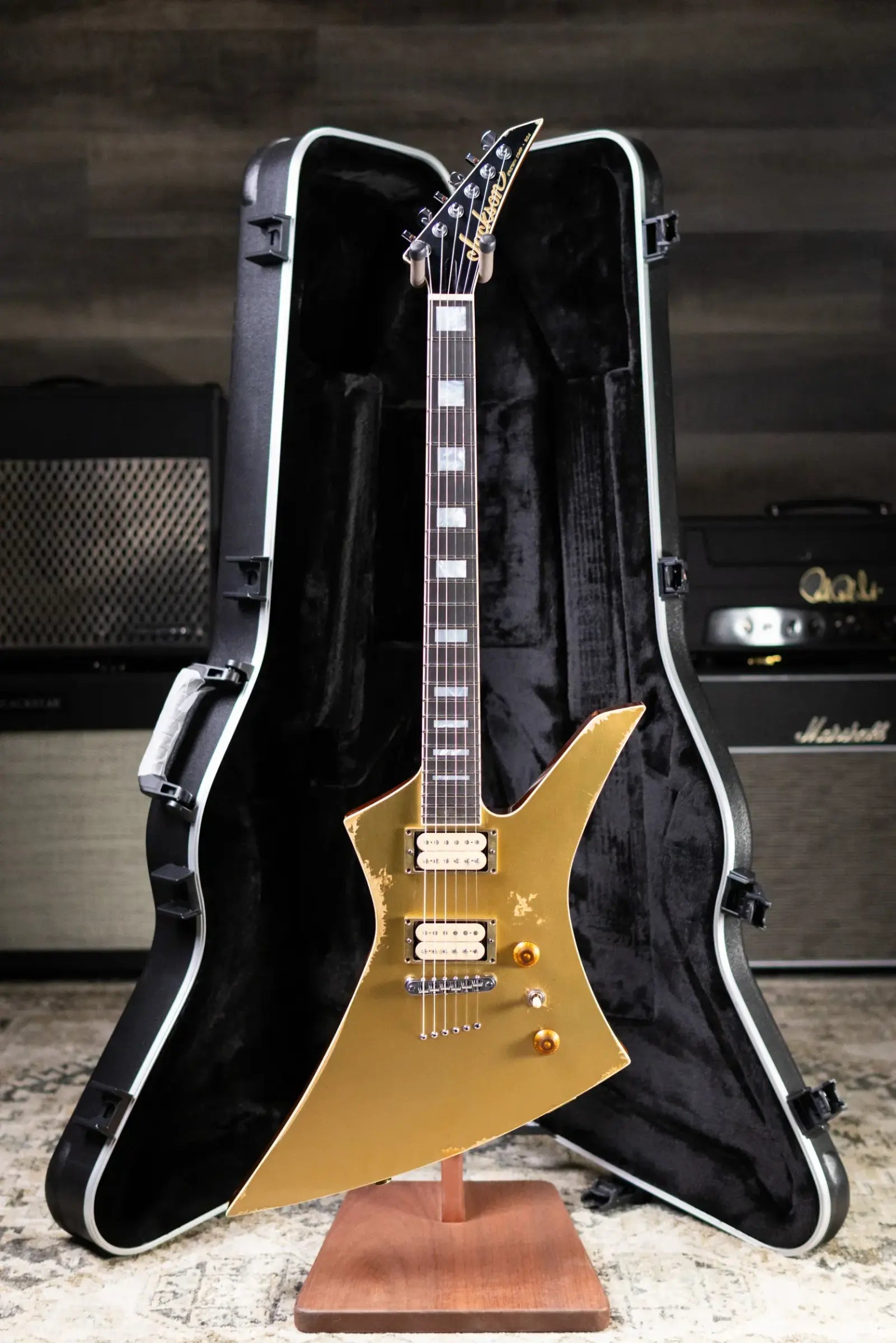 Jackson Custom Shop USA Special Edition Kelly Electric Guitar -  Nitro-Relic Tour Gold Top with Hardshell Case