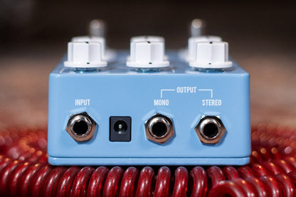 JHS Artificial Blonde - Madison Cunningham Signature Vibrato Pedal