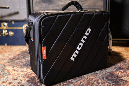 mono club accessory case 2.0 black haggertys 2