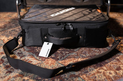 mono club accessory case 2.0 black haggertys 3