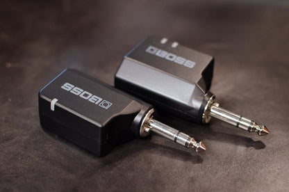 Boss WL-20 Wireless Guitar/Bass System - Transmitter and Receiver