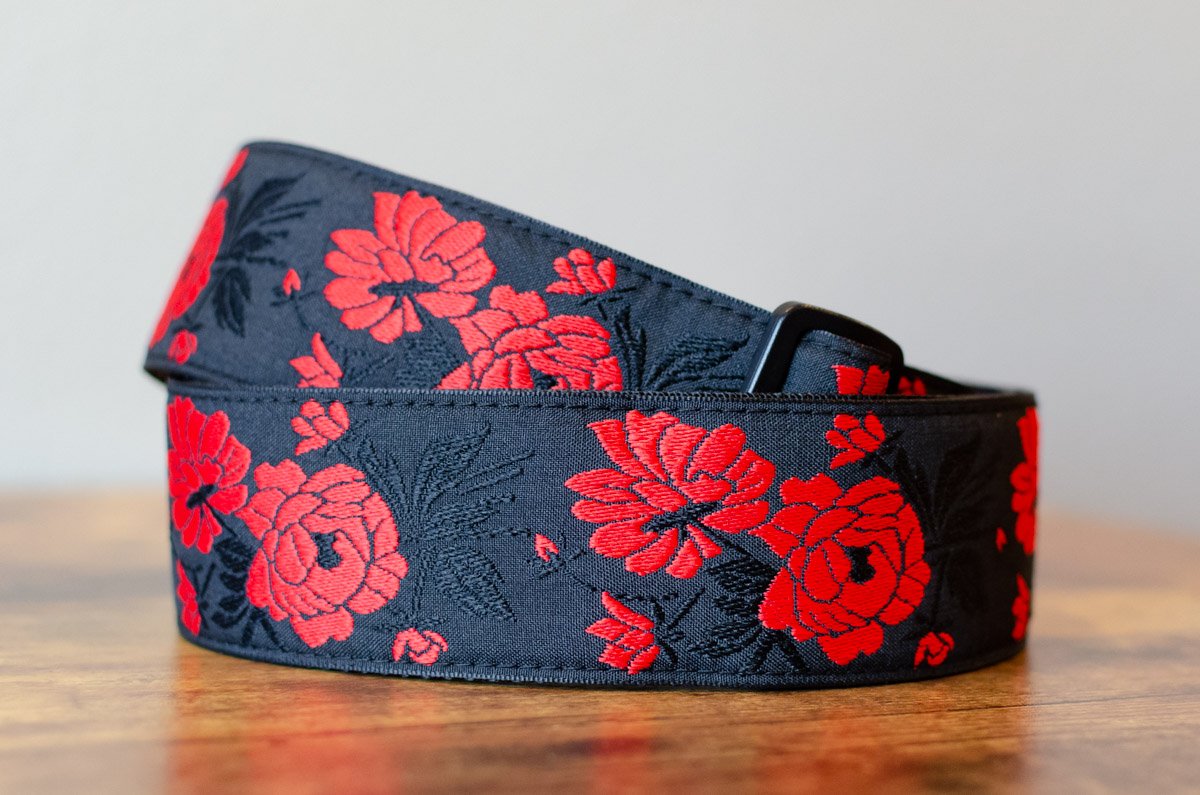 new Ernie Ball P05335 Tango Rose Jacquard Strap haggertys 2