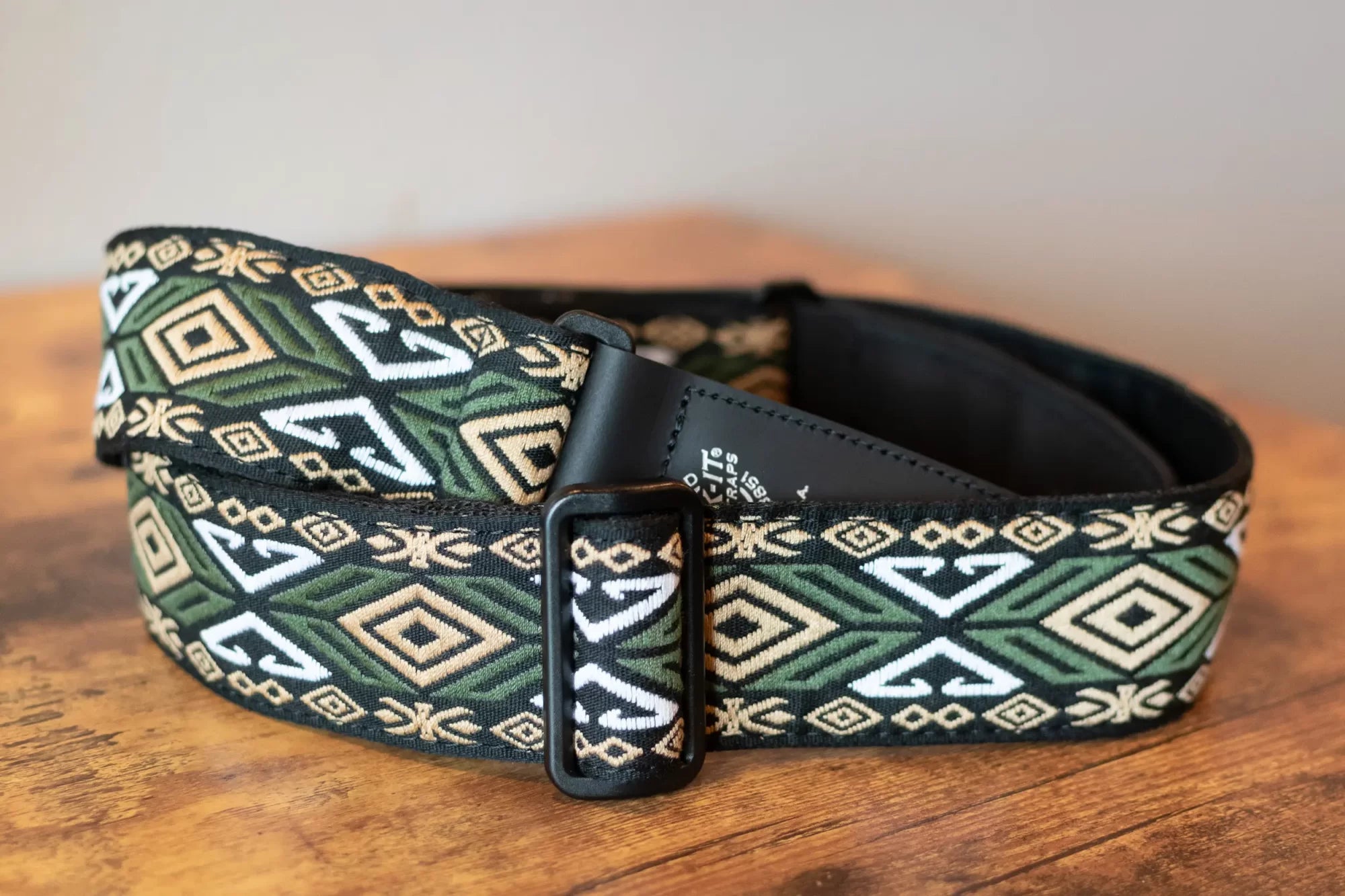 new Lock It 2 Guitar Strap Retro Vintage Series Emerald Isle haggertys 2