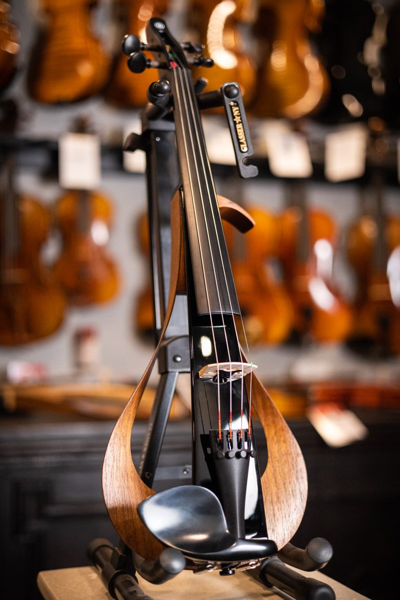 yamaha YEV 104BL electric violin black haggertys 02