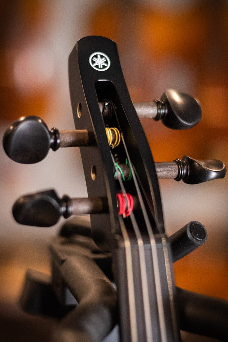yamaha YEV 104BL electric violin black haggertys 04