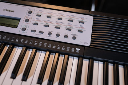 Yamaha YPT-270 61-key Portable Keyboard B-STOCK